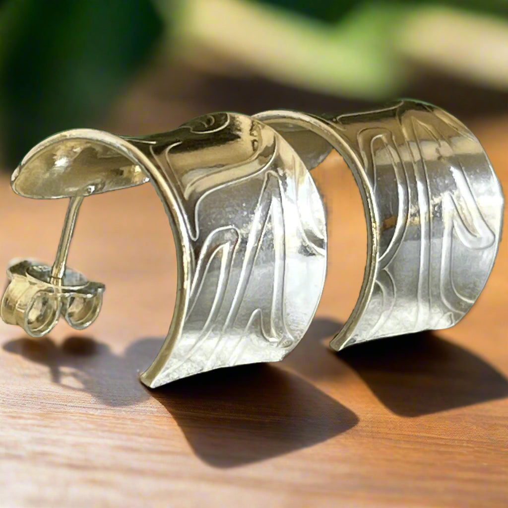 shiny sterling silver earring
