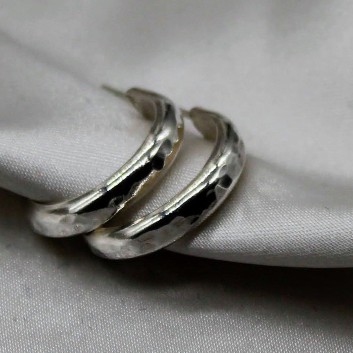 silver hoop earrings hammer finish